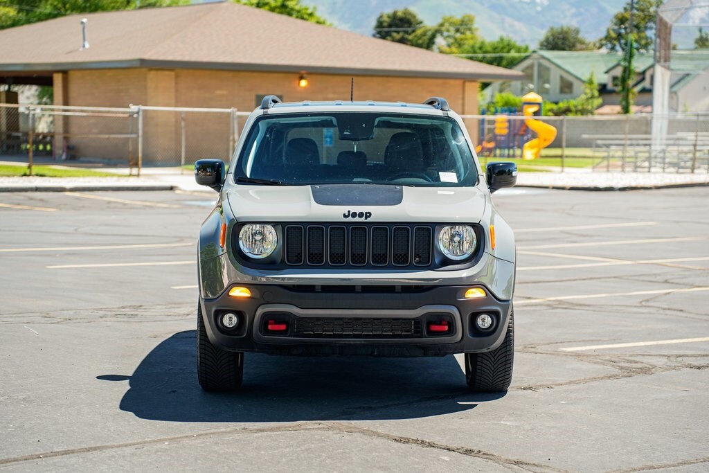 2023 Jeep Renegade Trailhawk photo 2