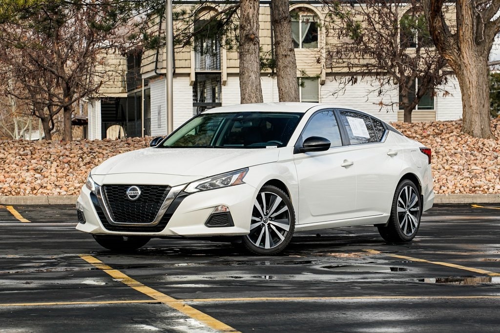 2022 Nissan Altima SR