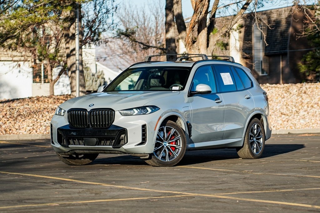 2024 BMW X5 50e's photo