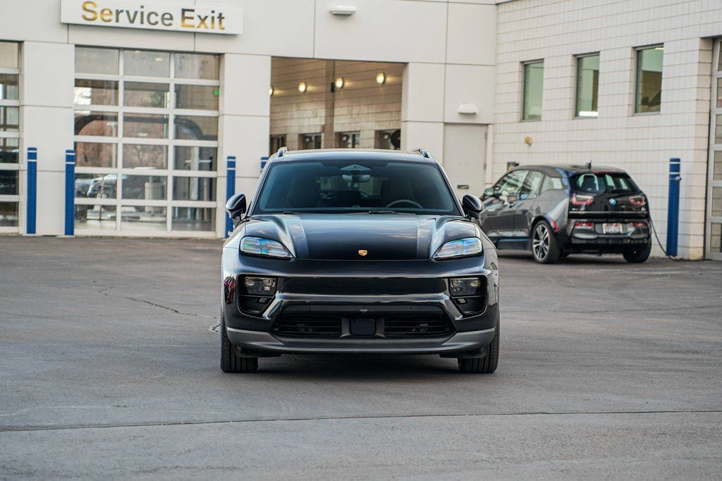 Used 2024 Porsche Macan Base with VIN WP1AA2XA9RL002476 for sale in Murray, UT