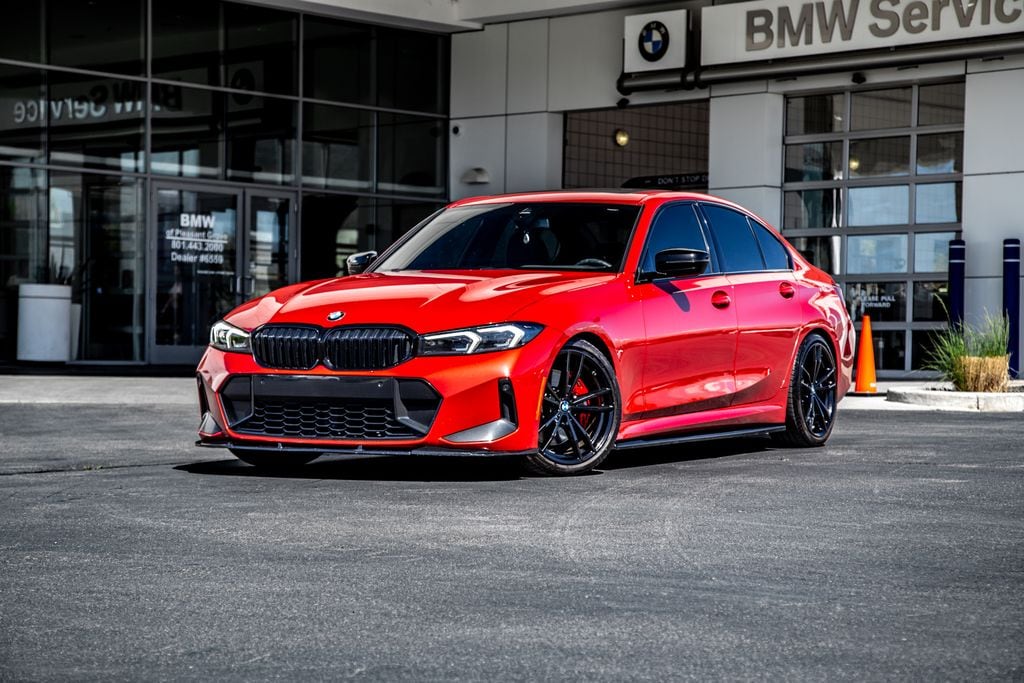 2023 BMW 3 Series 330i xDrive Sedan's photo
