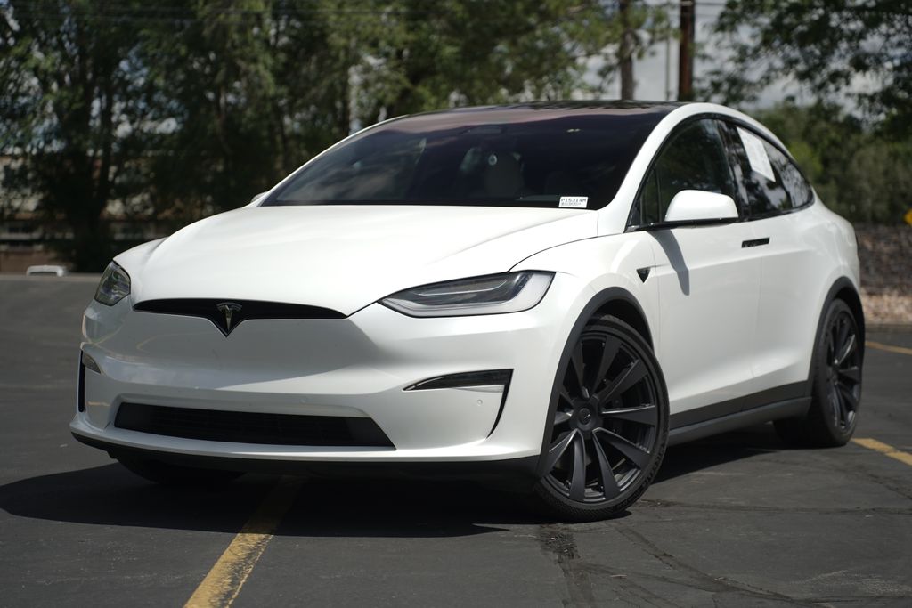 2022 Tesla Model X Long Range's photo