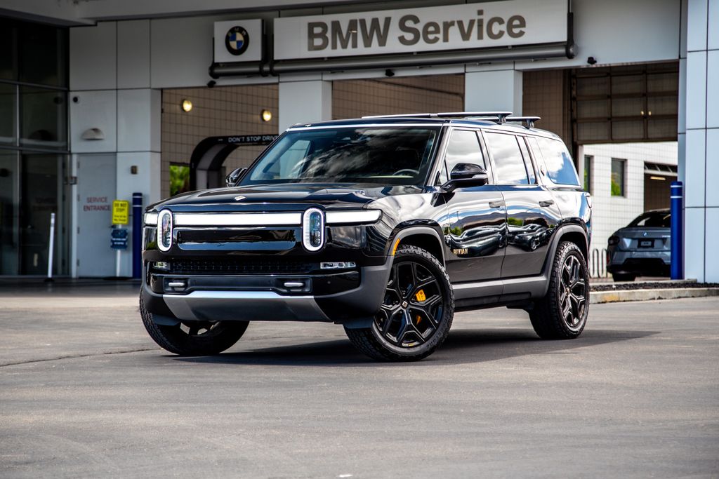 2023 Rivian R1S Adventure Quad-Motor Large Pack's photo