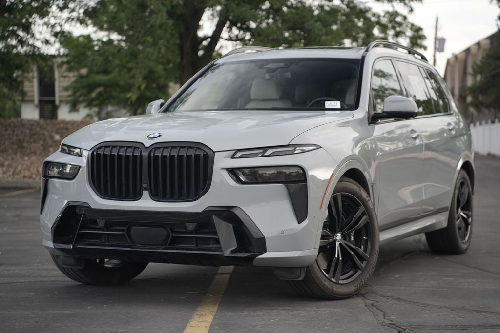 2024 BMW X7 xDrive40i's photo