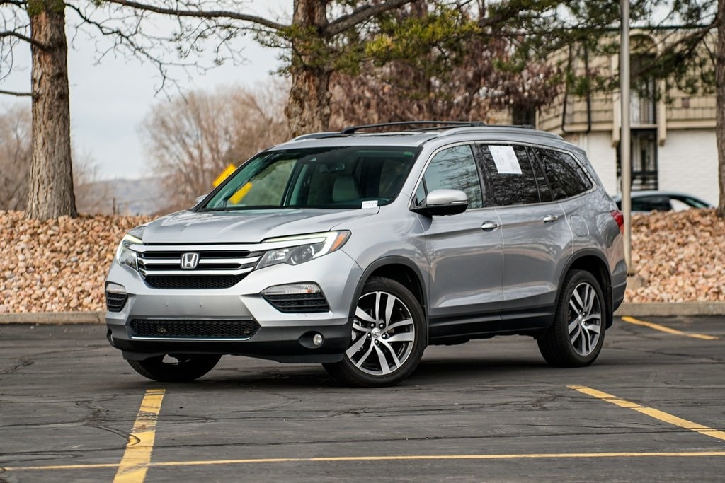 Used 2016 Honda Pilot Touring AWD SUV