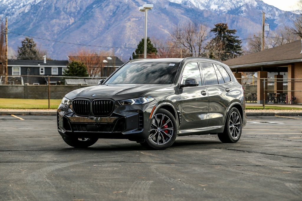 2026 BMW X5 50e's photo