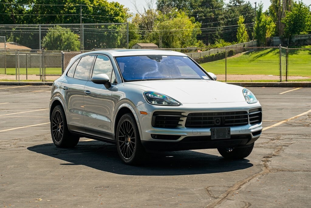 2020 Porsche Cayenne photo 3