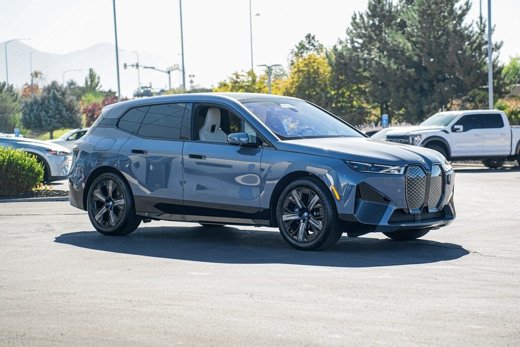 2025 Bmw iX photo 3