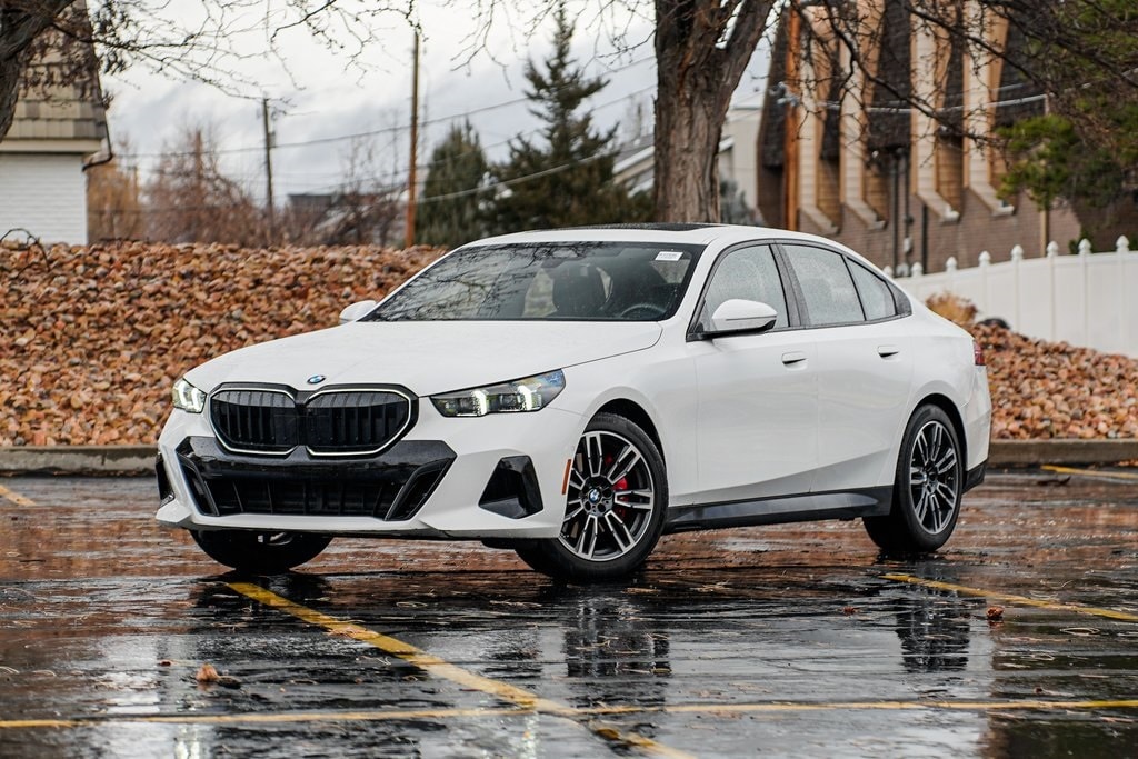 2025 BMW 5 Series 530i's photo