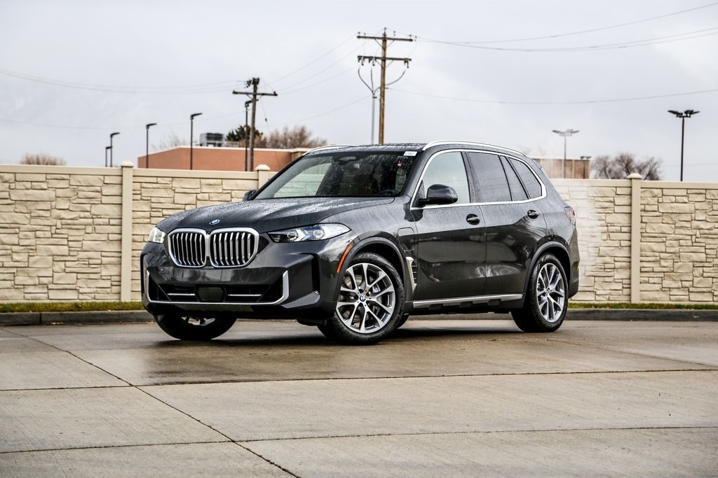 2026 BMW X5 50e's photo