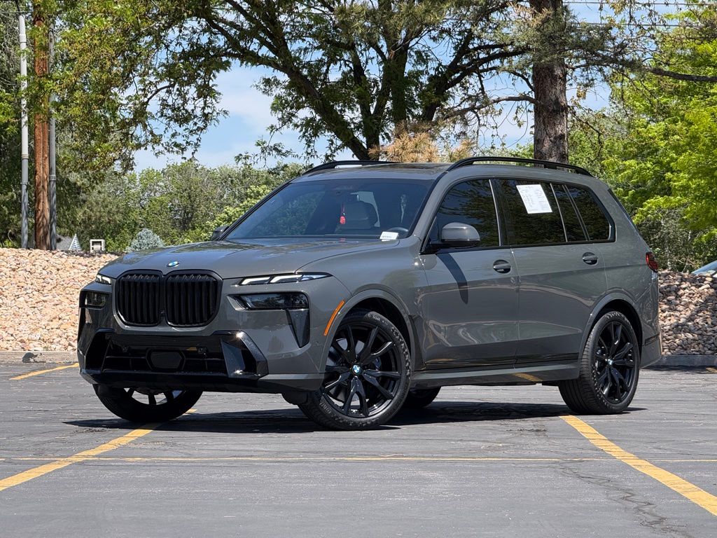 2025 BMW X7 xDrive40i's photo
