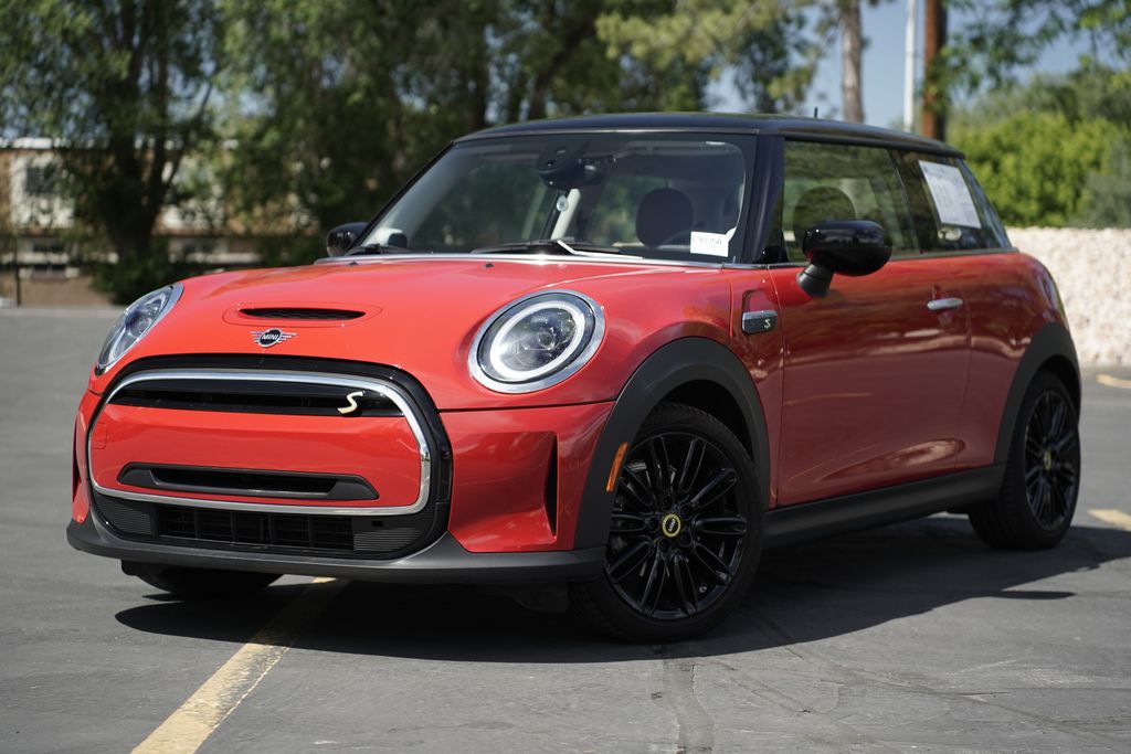 2024 MINI Hardtop Cooper SE's photo