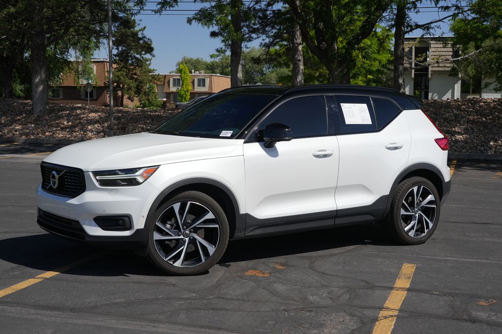 2019 Volvo XC40 T5 R-Design AWD's photo