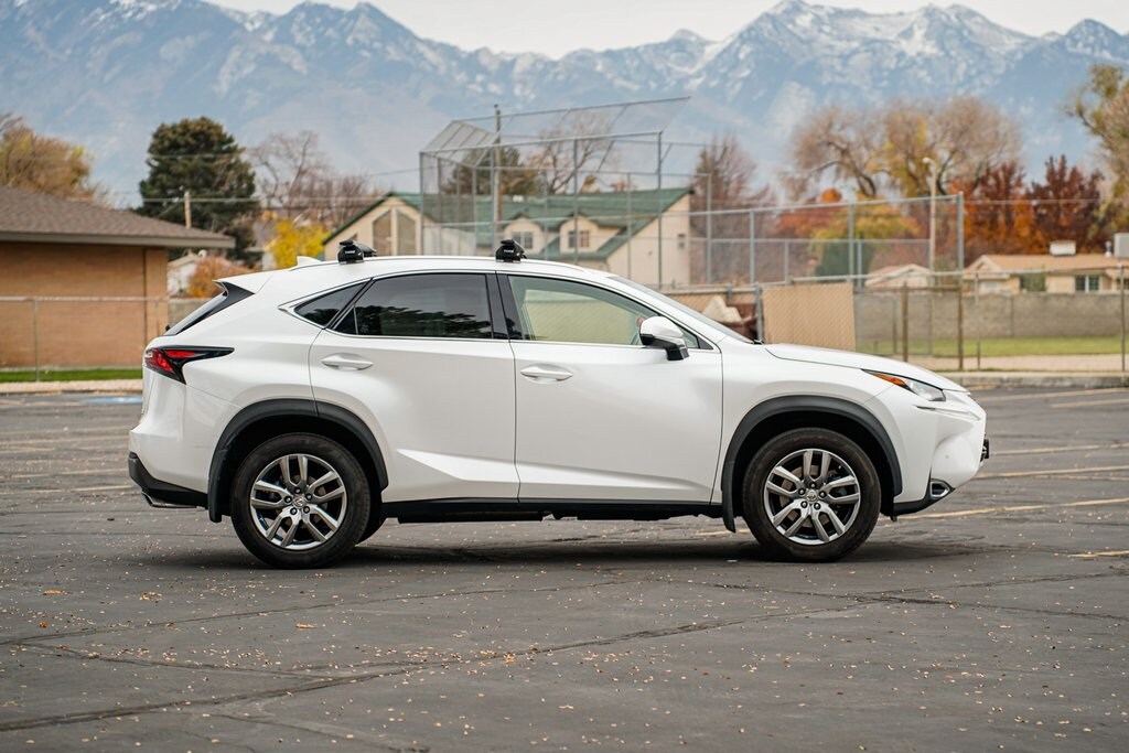 2016 Lexus NX 200t Luxury photo 2