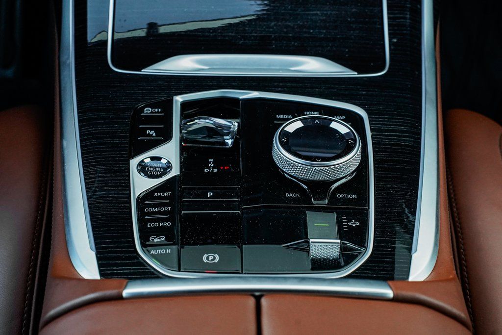 2025 BMW X7 M60i - Photo 17