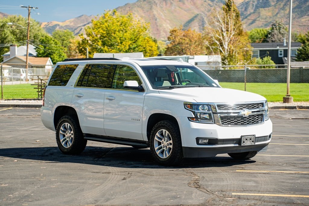 2019 Chevrolet Tahoe LT photo 3