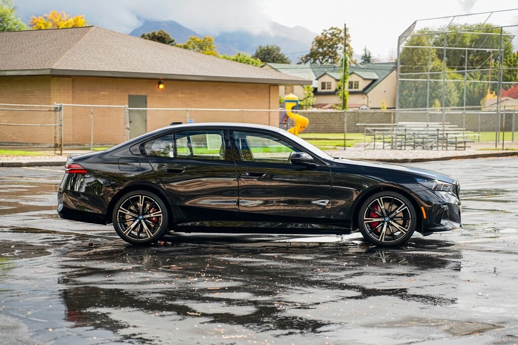 2025 Bmw 550e xDrive photo 4