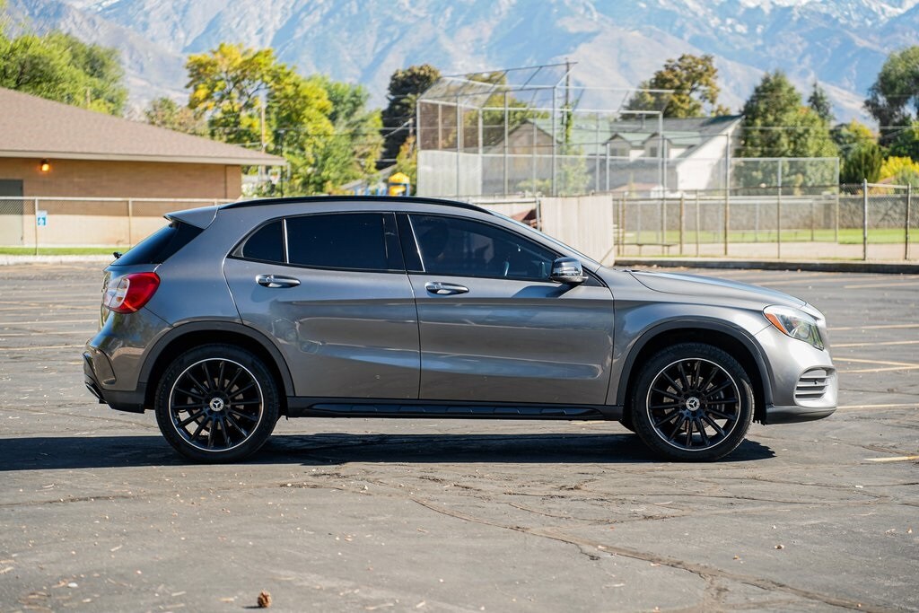 2018 Mercedes Benz GLA 250 4MATIC photo 4