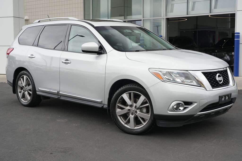2016 Nissan Pathfinder Platinum 2WD's photo