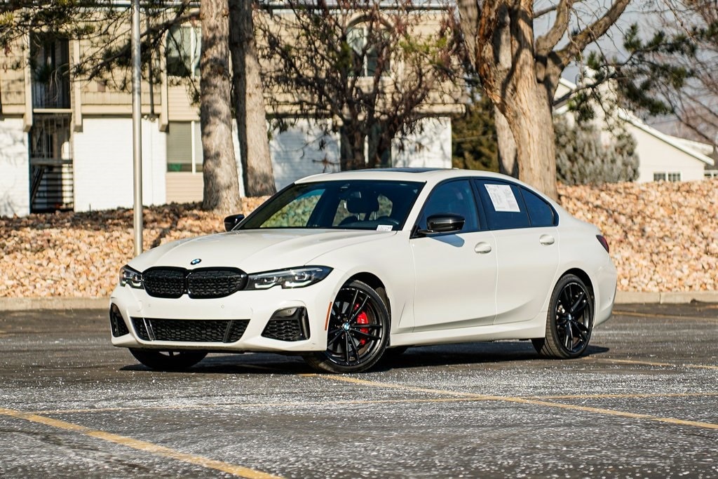 2022 BMW 3 Series 340's photo