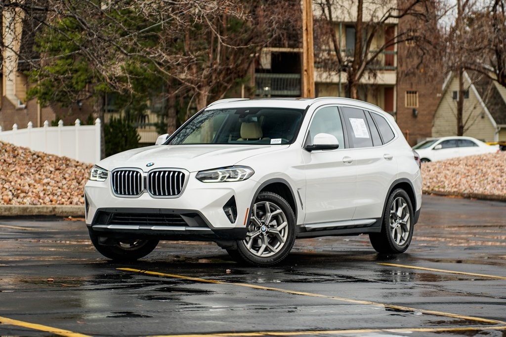 2022 BMW X3 30i's photo