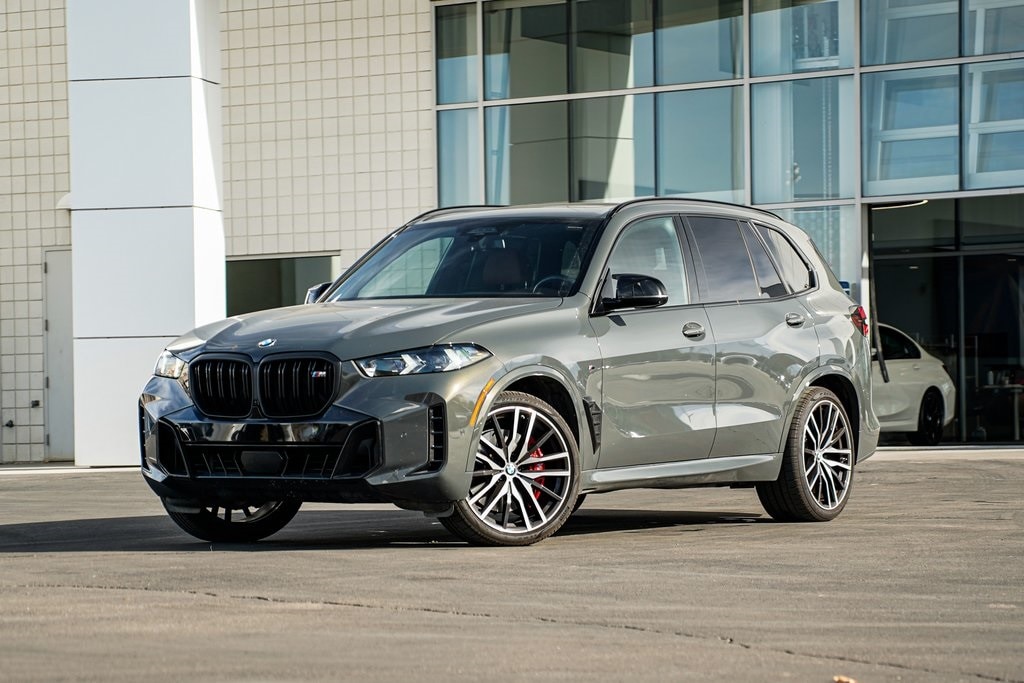 2025 BMW X5 M60i's photo