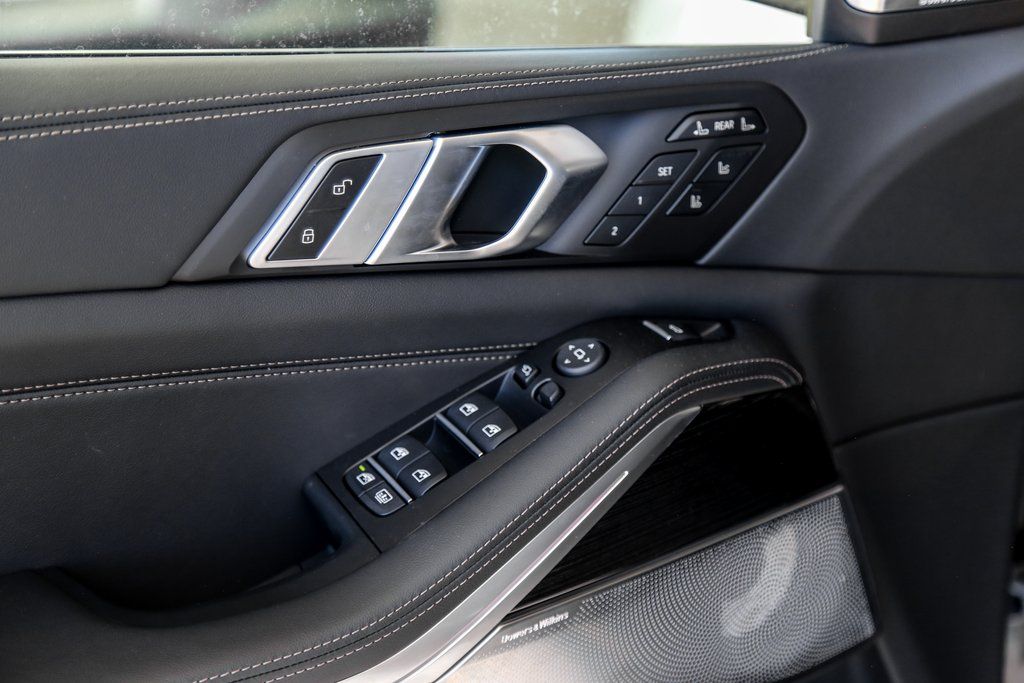 2026 BMW X7 40i - Photo 17