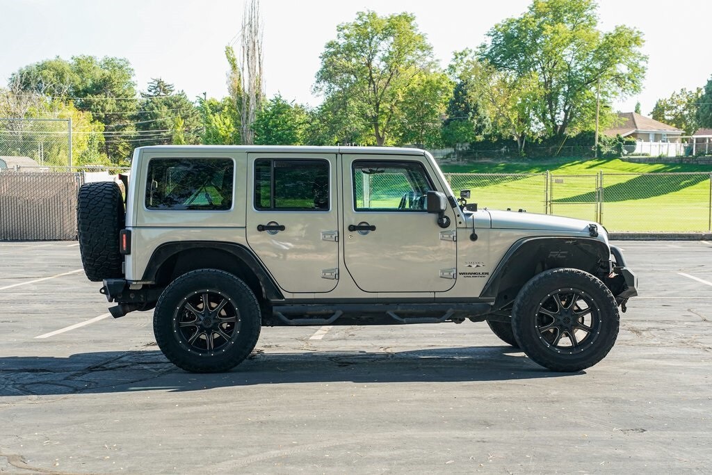 2017 Jeep Wrangler Unlimited Sahara photo 4