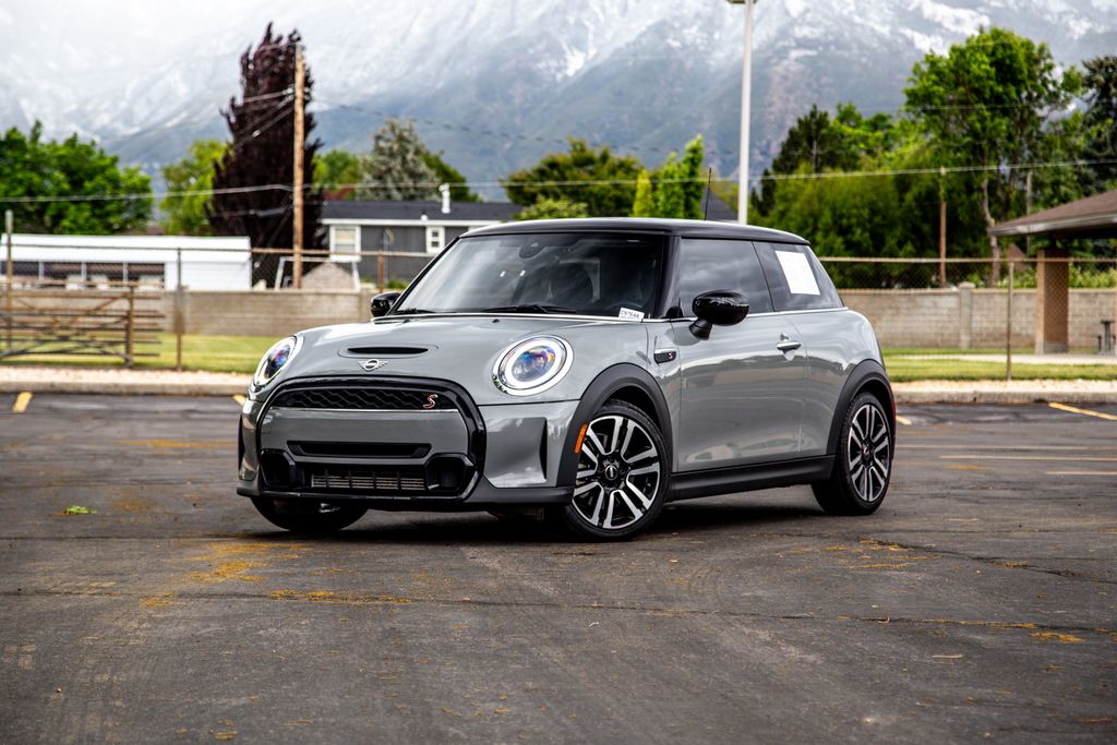 2022 MINI Hardtop Cooper S's photo
