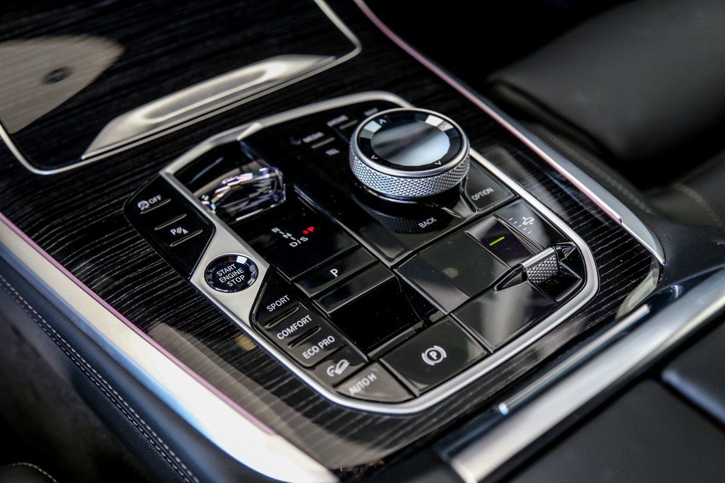 2026 BMW X7 40i - Photo 14