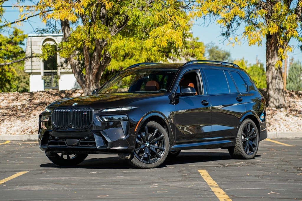 2025 BMW X7 M60i's photo