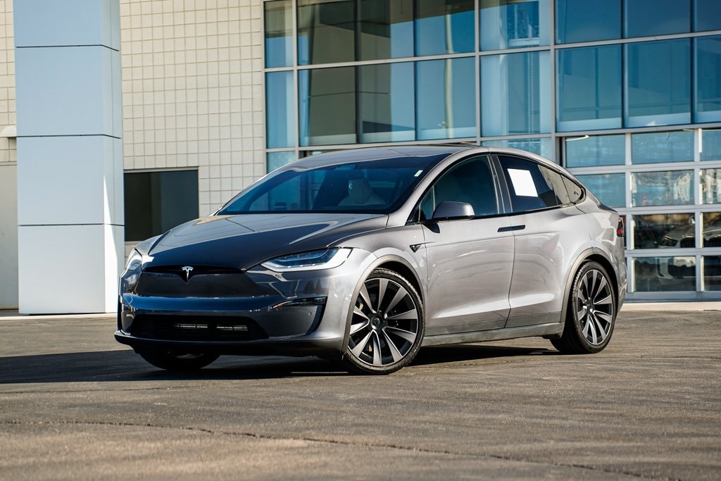 2022 Tesla Model X Long Range's photo