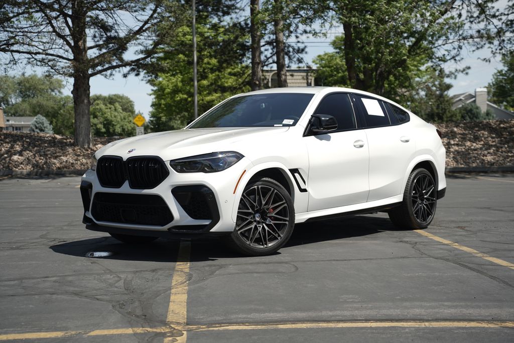 2022 BMW X6 M -'s photo