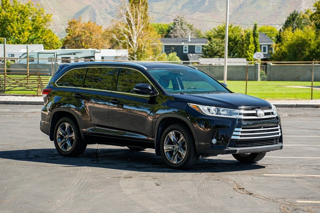 2017 Toyota Highlander Limited photo 3