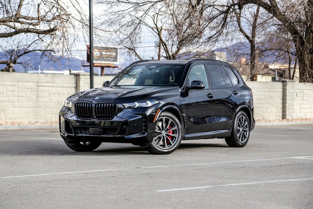 2026 BMW X5 50e's photo