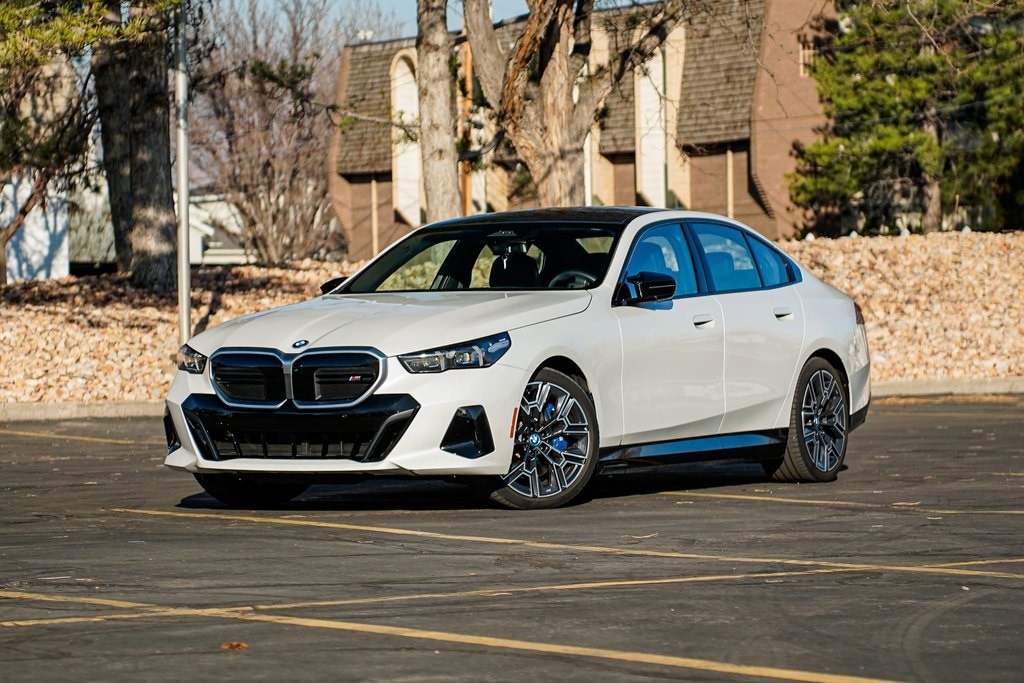 2024 BMW i5 M60's photo