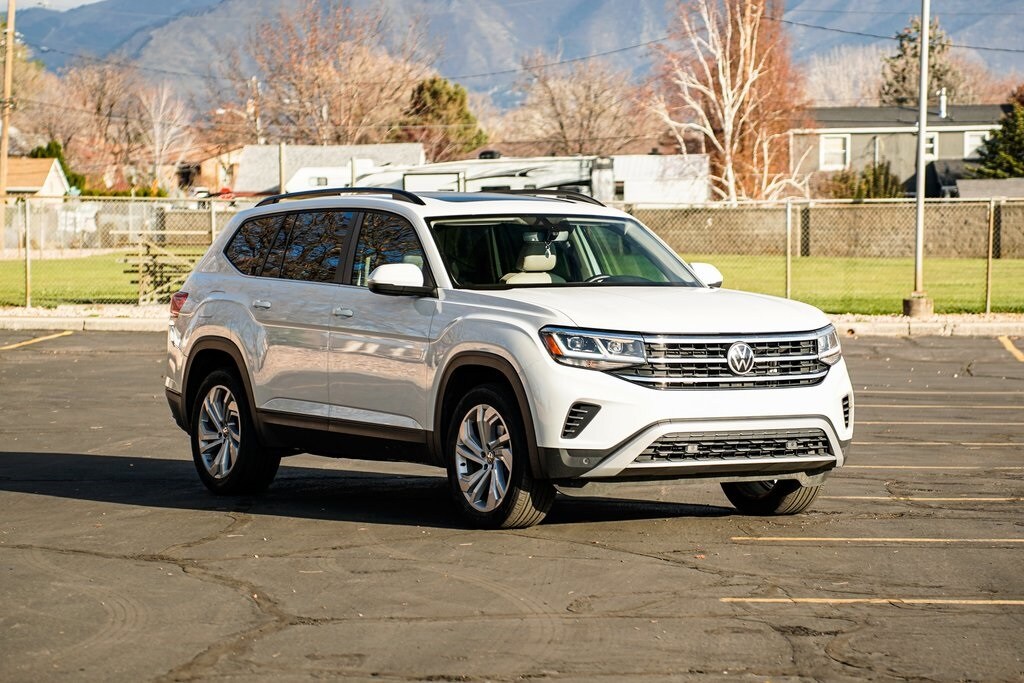 2022 Volkswagen Atlas V6 SE Technology photo 2