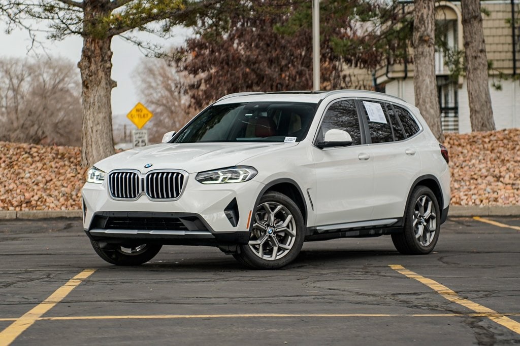 2022 BMW X3 30i's photo
