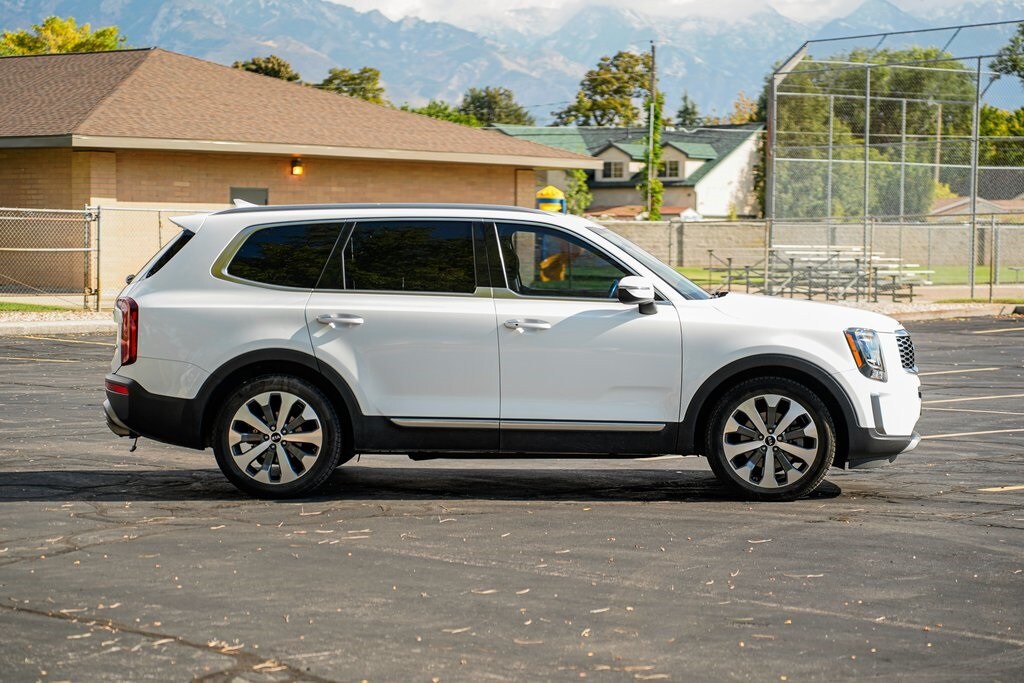 2020 Kia Telluride S photo 3