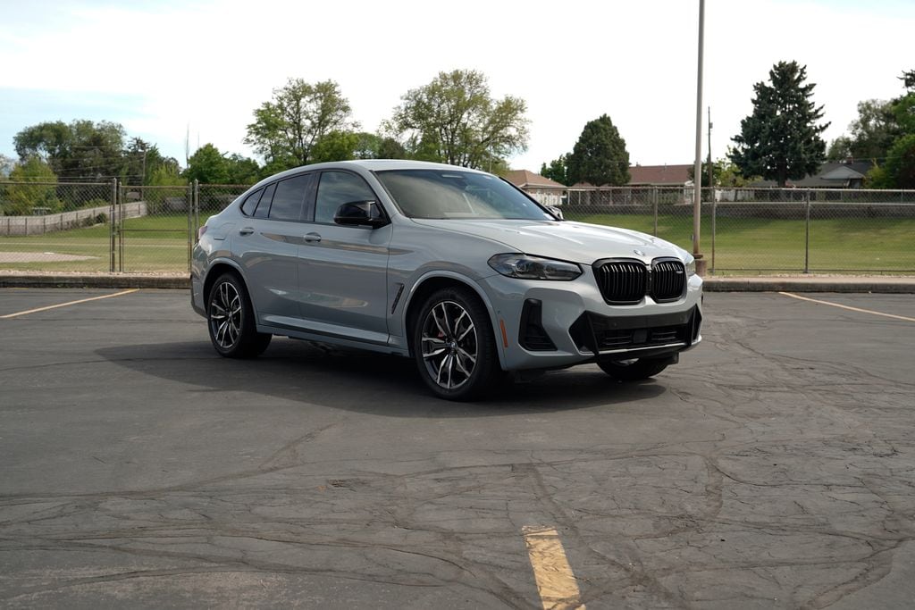 2023 BMW X4 M40i's photo