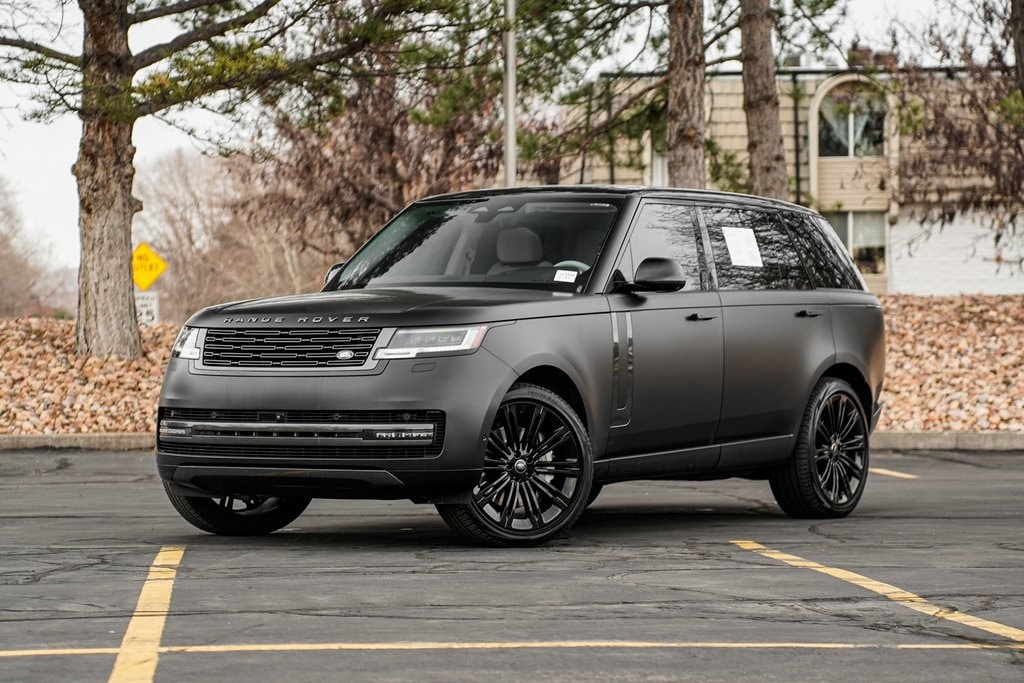 2024 Land Rover Range Rover SE's photo
