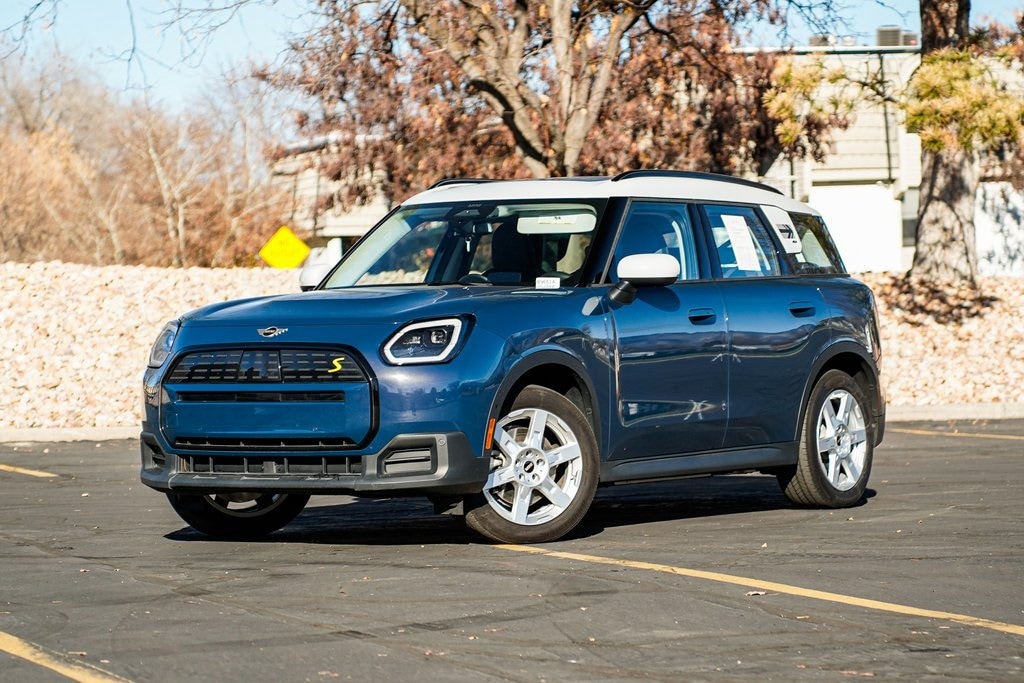 2025 MINI Countryman SE's photo