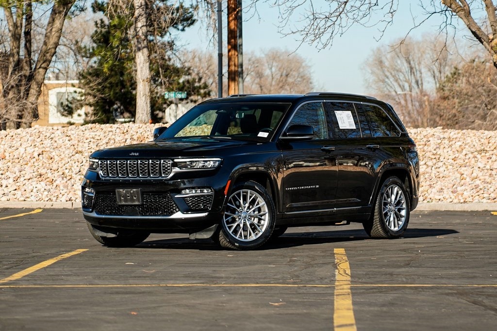 2023 Jeep Grand Cherokee Summit's photo