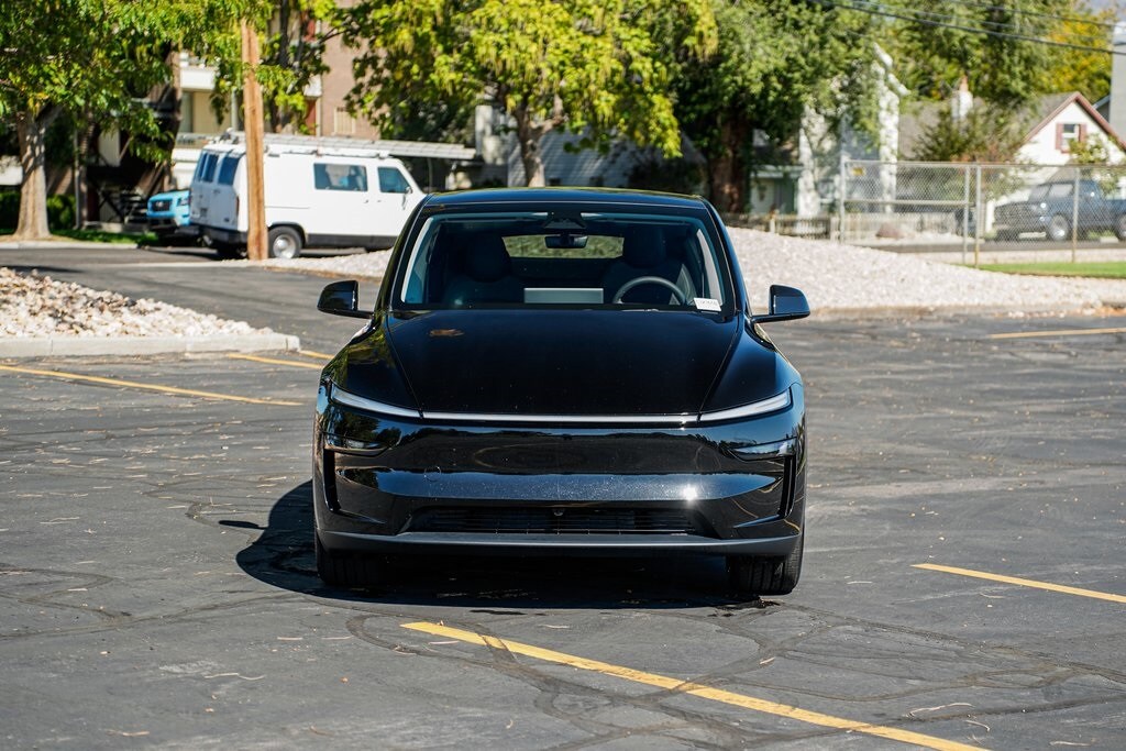 2026 Tesla Model Y Long Range photo 2