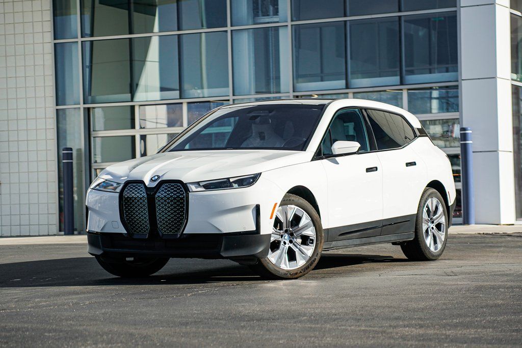 2025 BMW iX