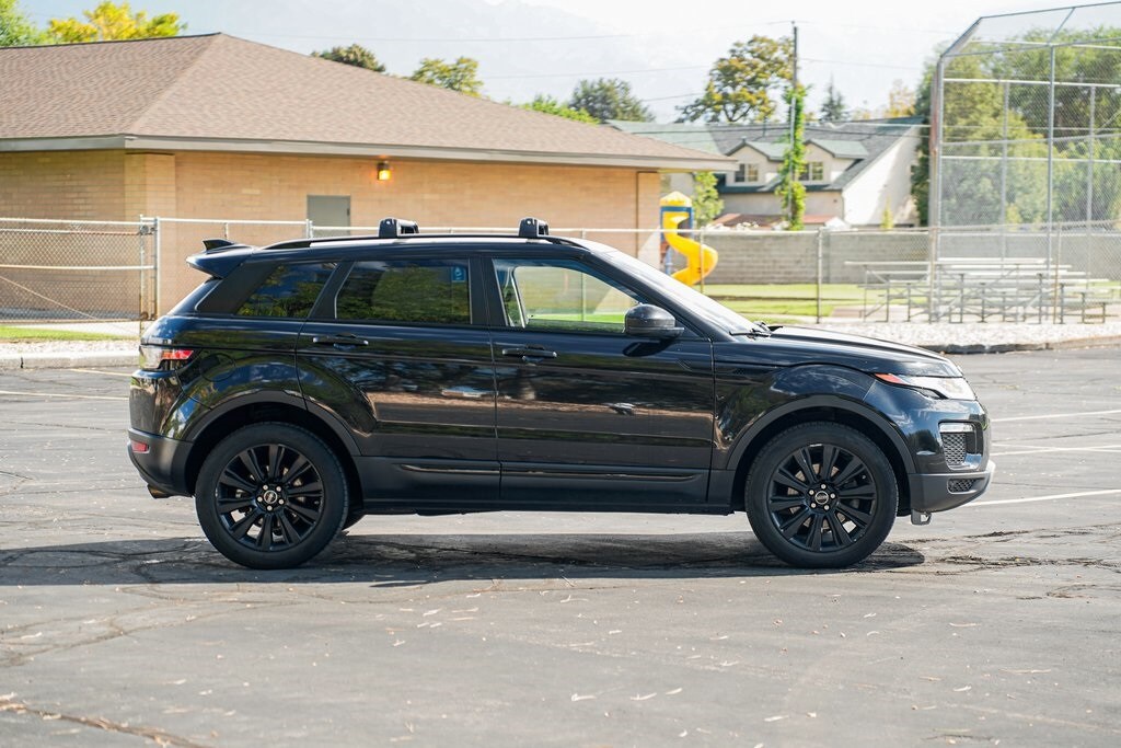 2017 Land Rover Range Rover Evoque SE photo 2
