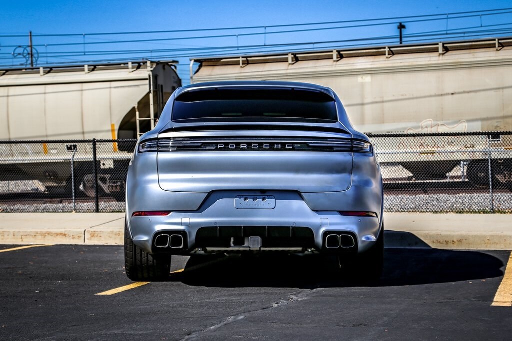 2025 Porsche Cayenne E-Hybrid Coupe Turbo photo 3