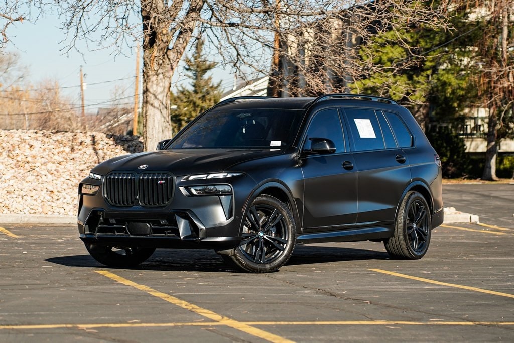 2023 BMW X7 M60i's photo