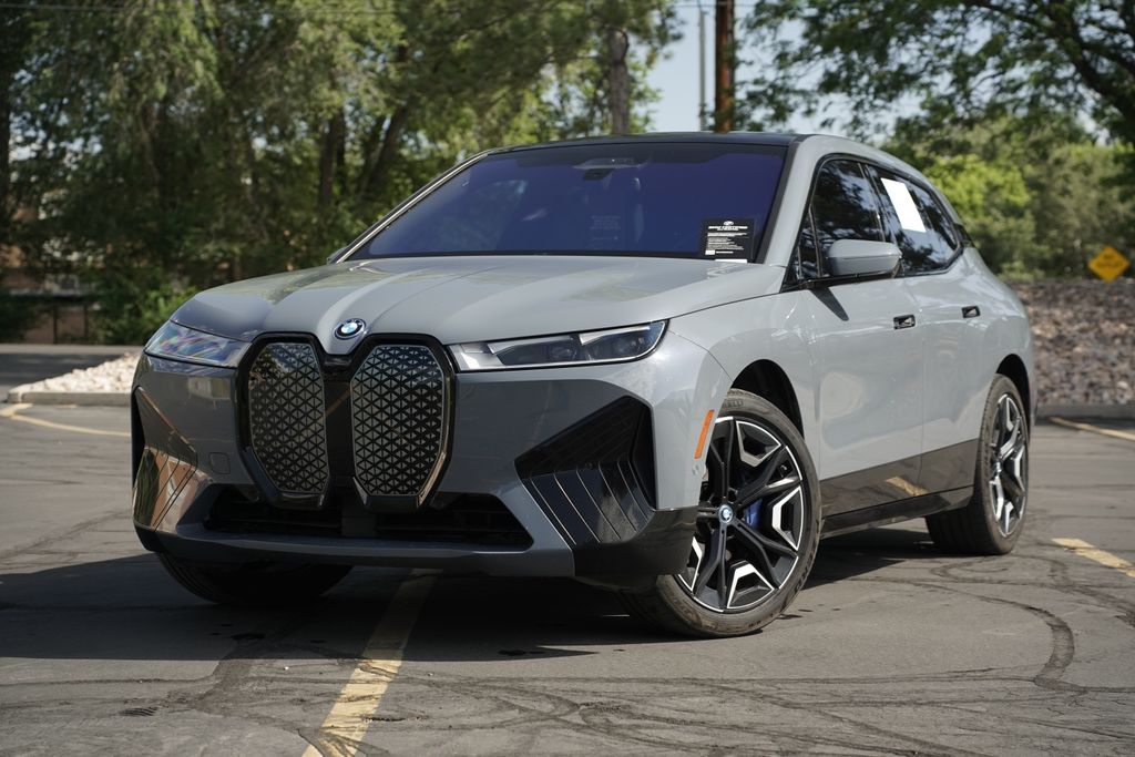 2024 BMW iX xDrive50's photo