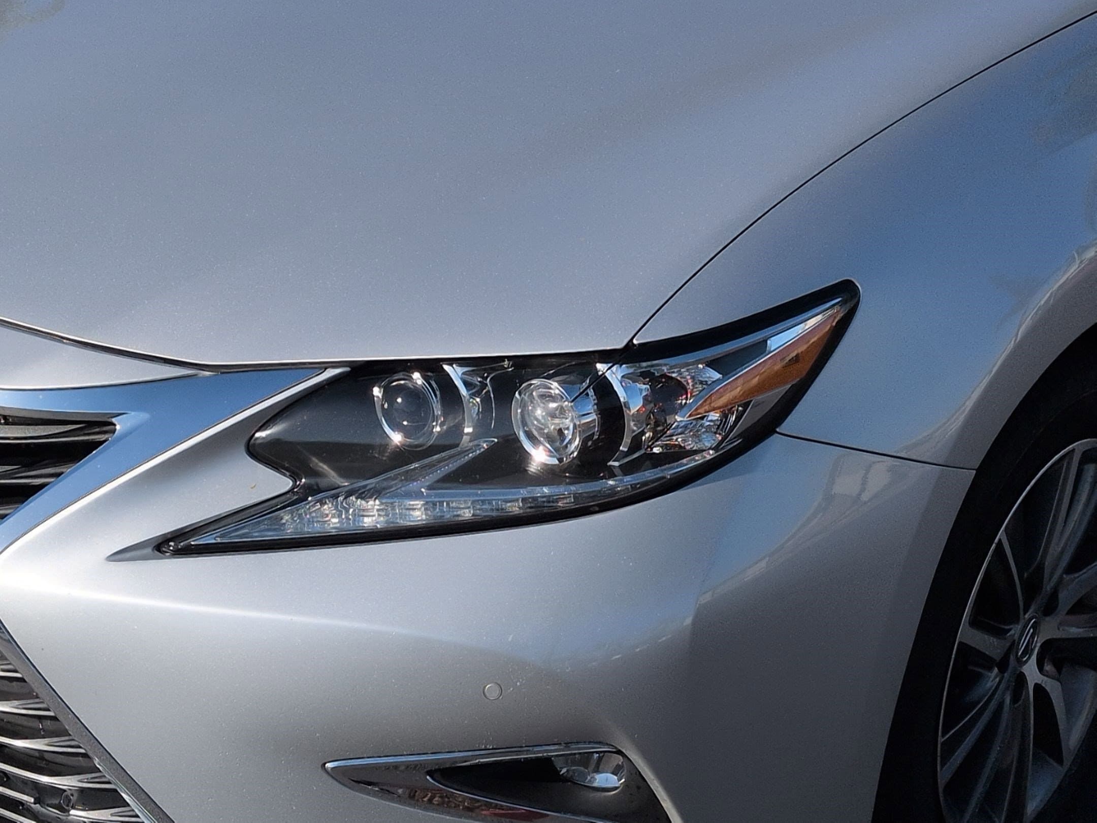 2018 LEXUS ES ES 300h photo 5